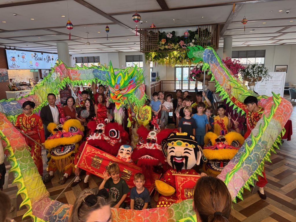 Drum players and dragons